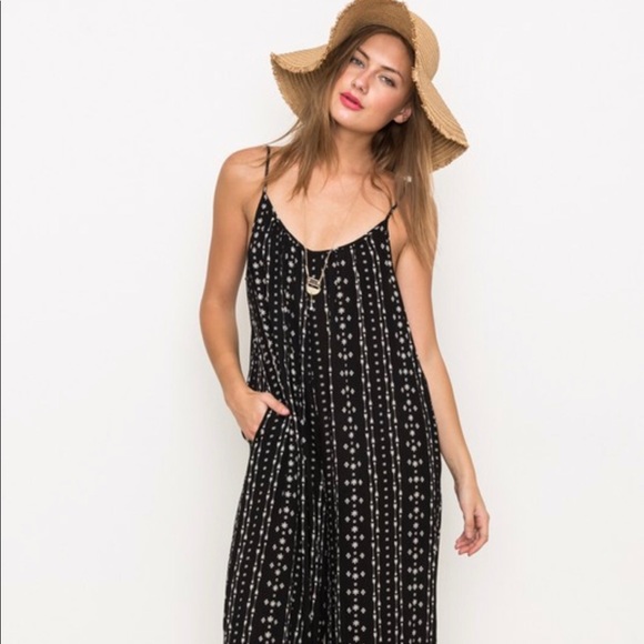 🦋 HP 🦋 Spaghetti Strap Jumpsuit w/ Arrow Print - Picture 3 of 8